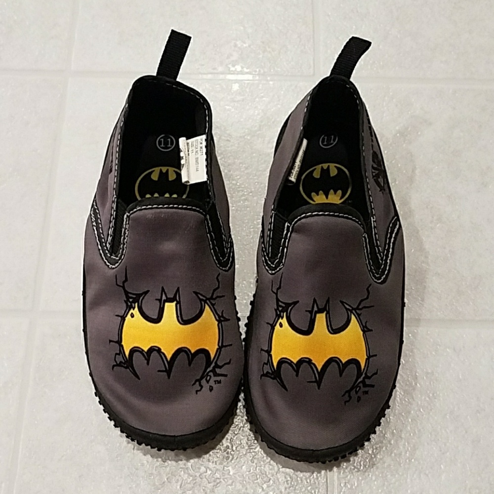 Boys water-shoes size 11