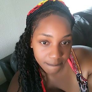 Meet your Posher, Makeba