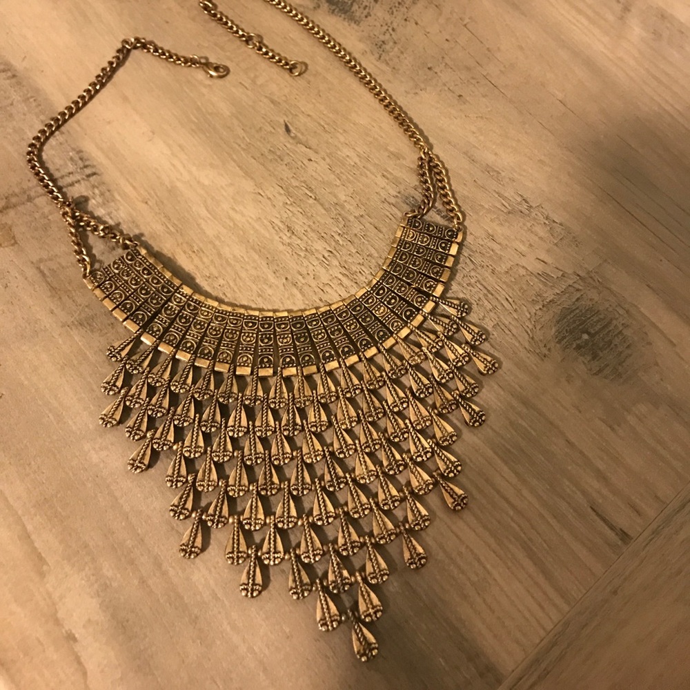 Statement necklace