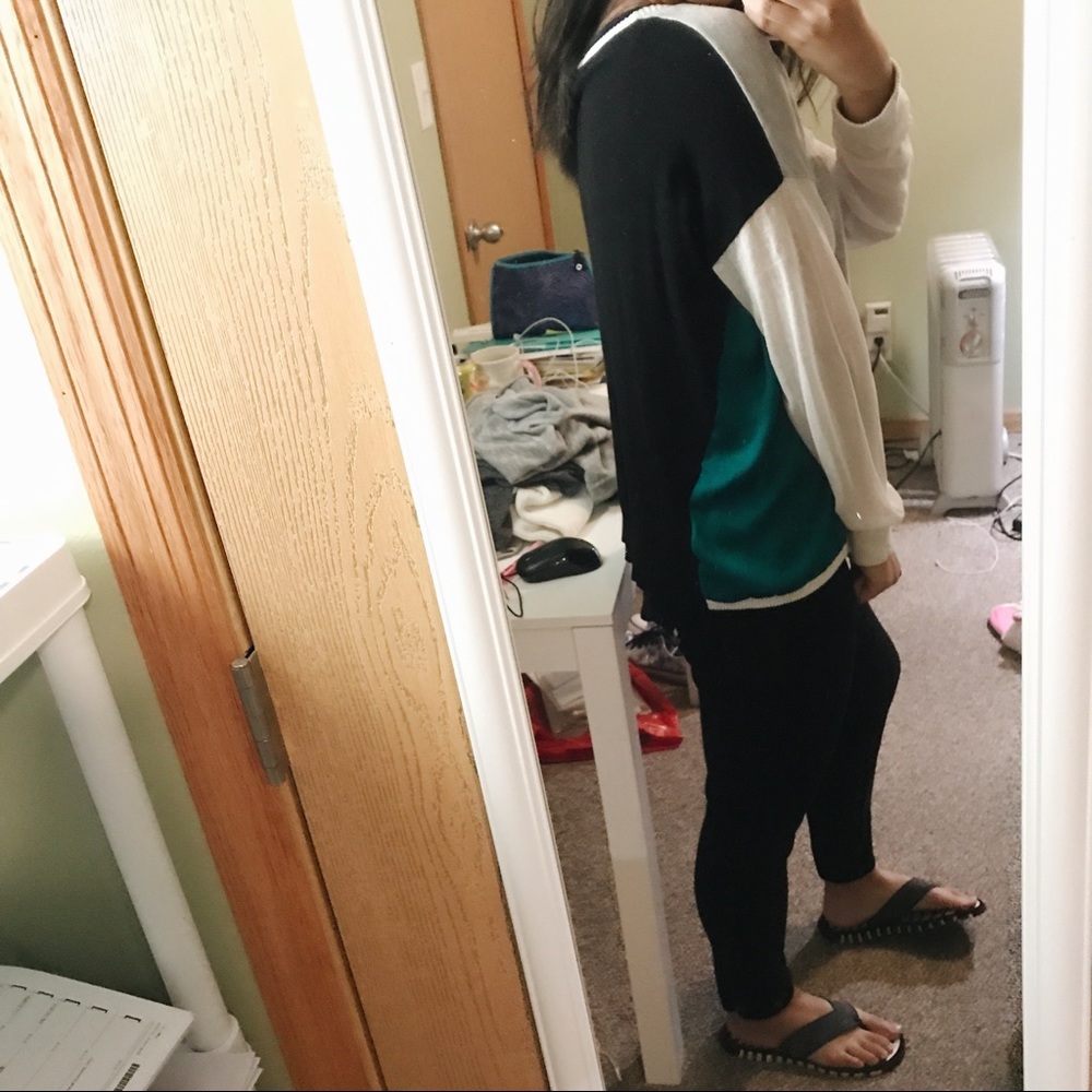3 color sweater 🍂☕️