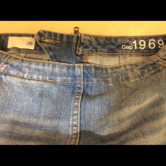 Gap Pencil Jean Skirt 💙💙💙 - Picture 3 of 3