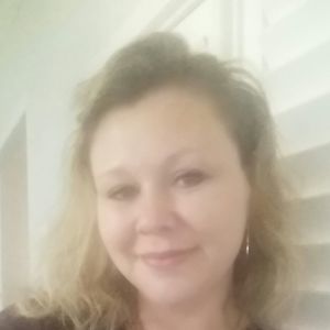 Meet your Posher, Stefanie