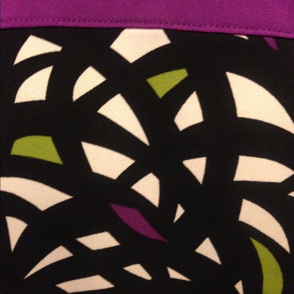 Modern T-Shirt Style Blouse - Picture 3 of 3