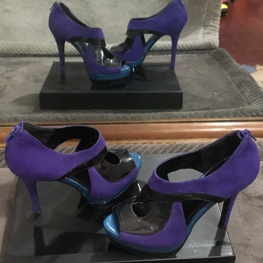 Awesome eye catching high heels