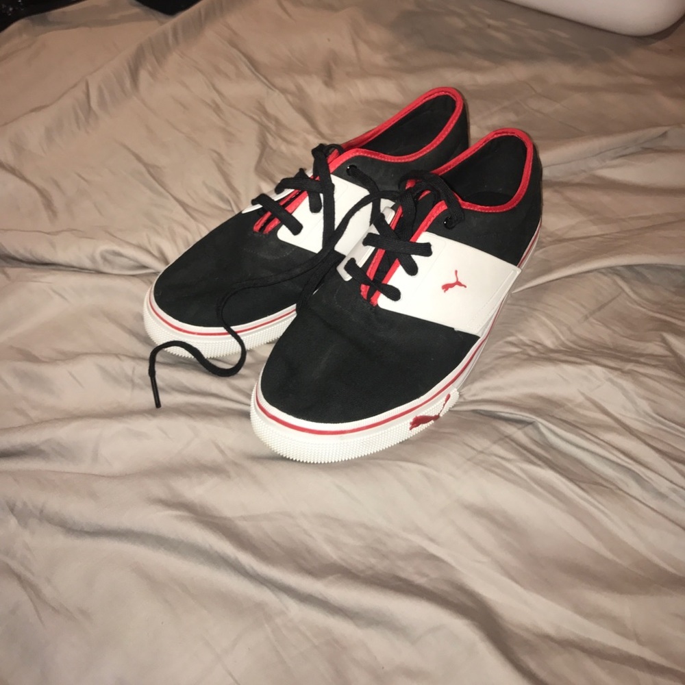 Mens puma shoes worn once! Incredible condition!