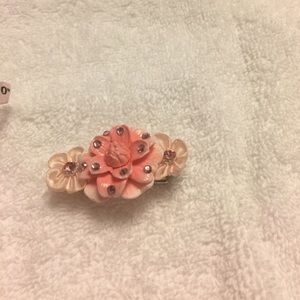 Tarina Tarantino hair bow