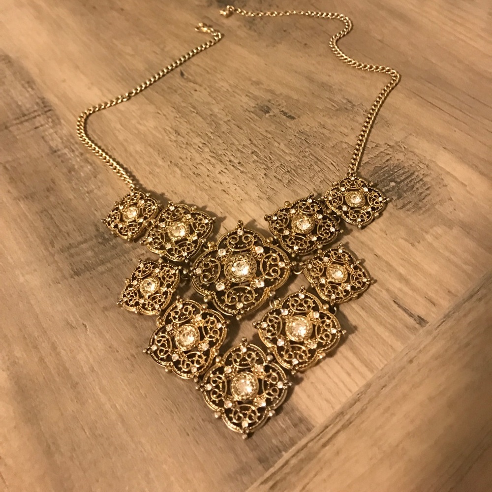 Formal necklace