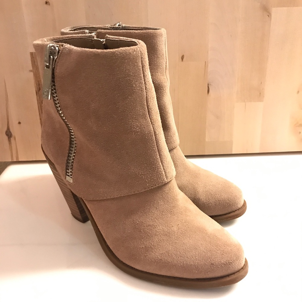 Jessica Simpson troupe/ tan suede bootie 7