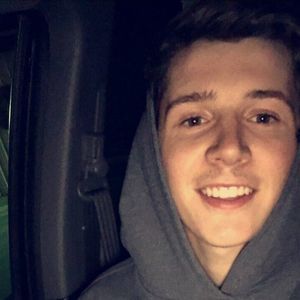 Meet your Posher, Levi