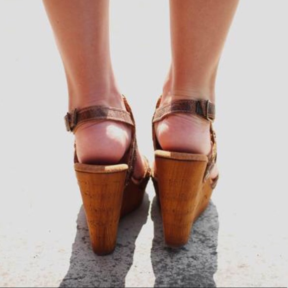 NIB Wine Woven Leather Platform Wedge Sandal - Picture 3 of 3