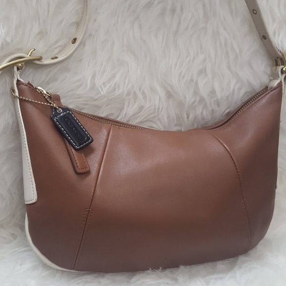 Coach Luxury Leather Purse - Picture 2 of 9