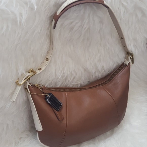 Coach Luxury Leather Purse - Picture 3 of 9