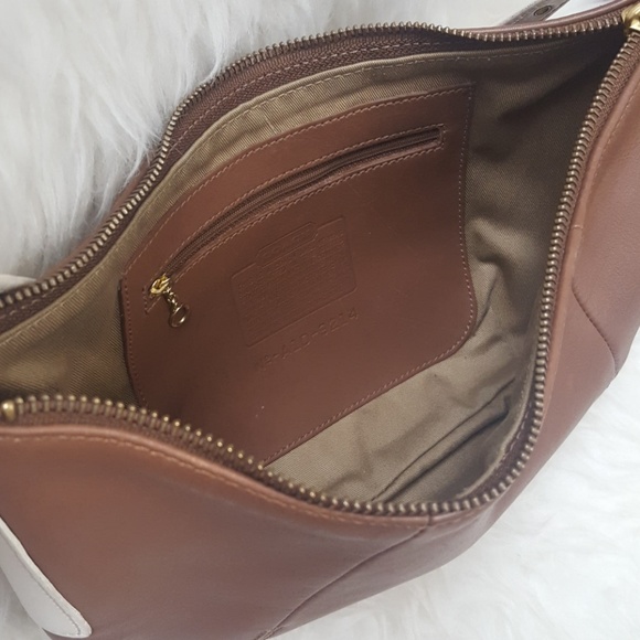 Coach Luxury Leather Purse - Picture 8 of 9