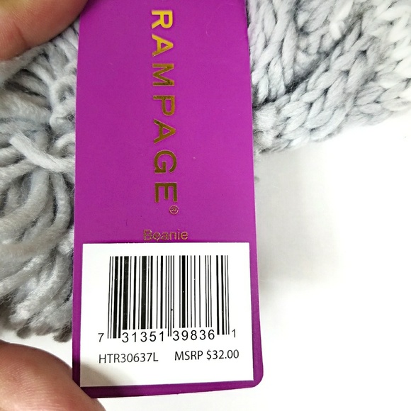 Cozy Rampage Beanie With Pom Poms Chunky - Picture 2 of 3