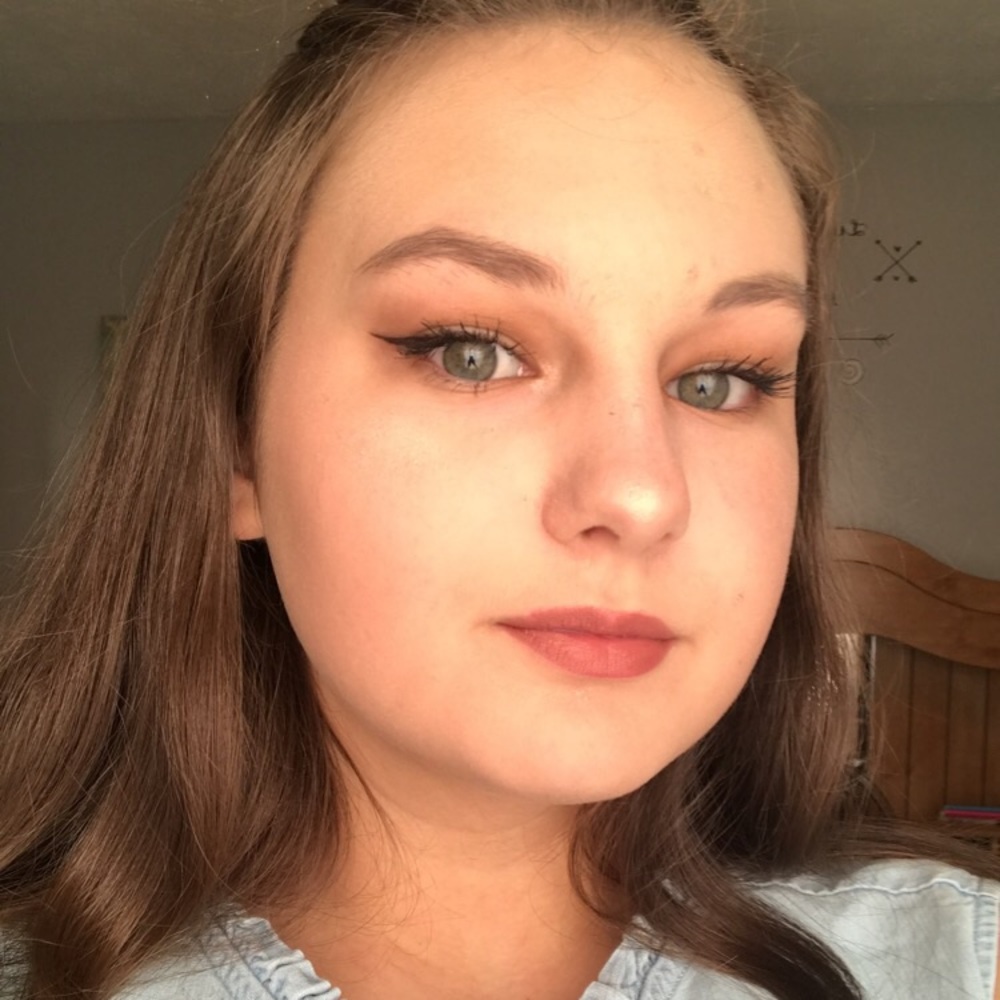 Meet your Posher, Alexis