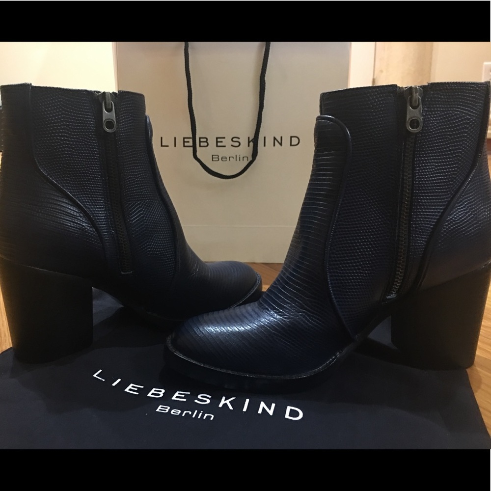 NEW** Liebeskind Booties DARK NAVY w dustbag & bag