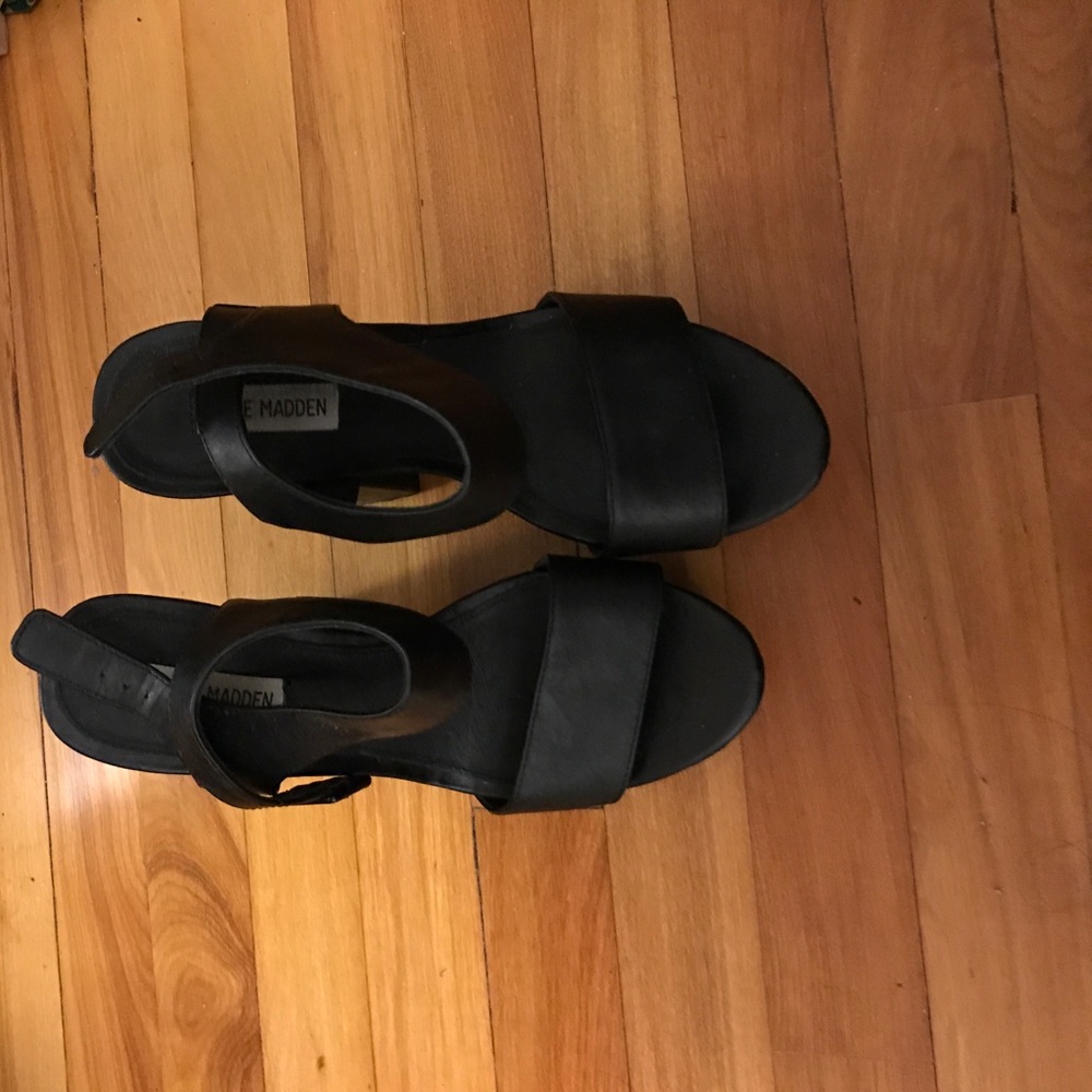 Black Steve Madden pump heels