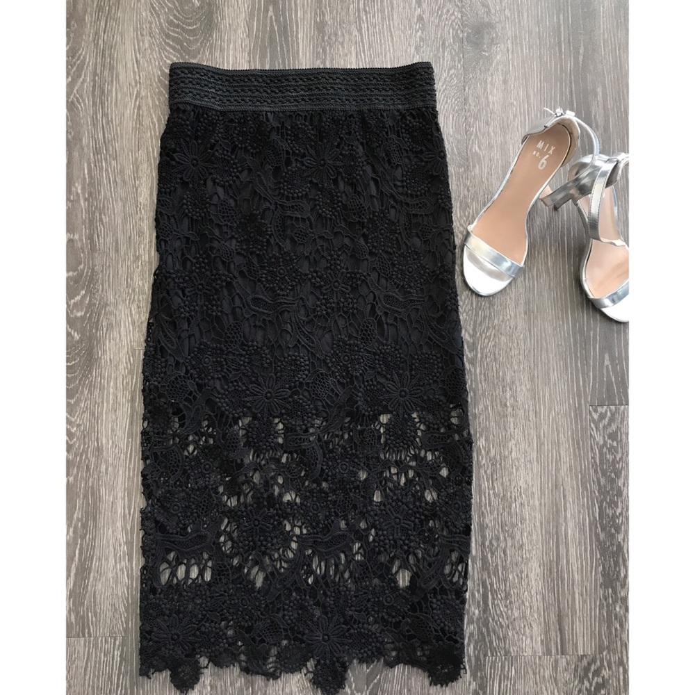 ▪️💥Black large lace skirt💥▪️