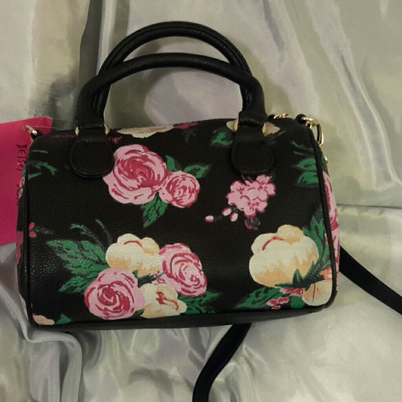 Hold Betsey johnson  mini xbody bownanza NWT - Picture 3 of 5