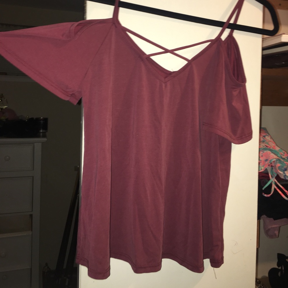 Cross cross open shoulder shirt