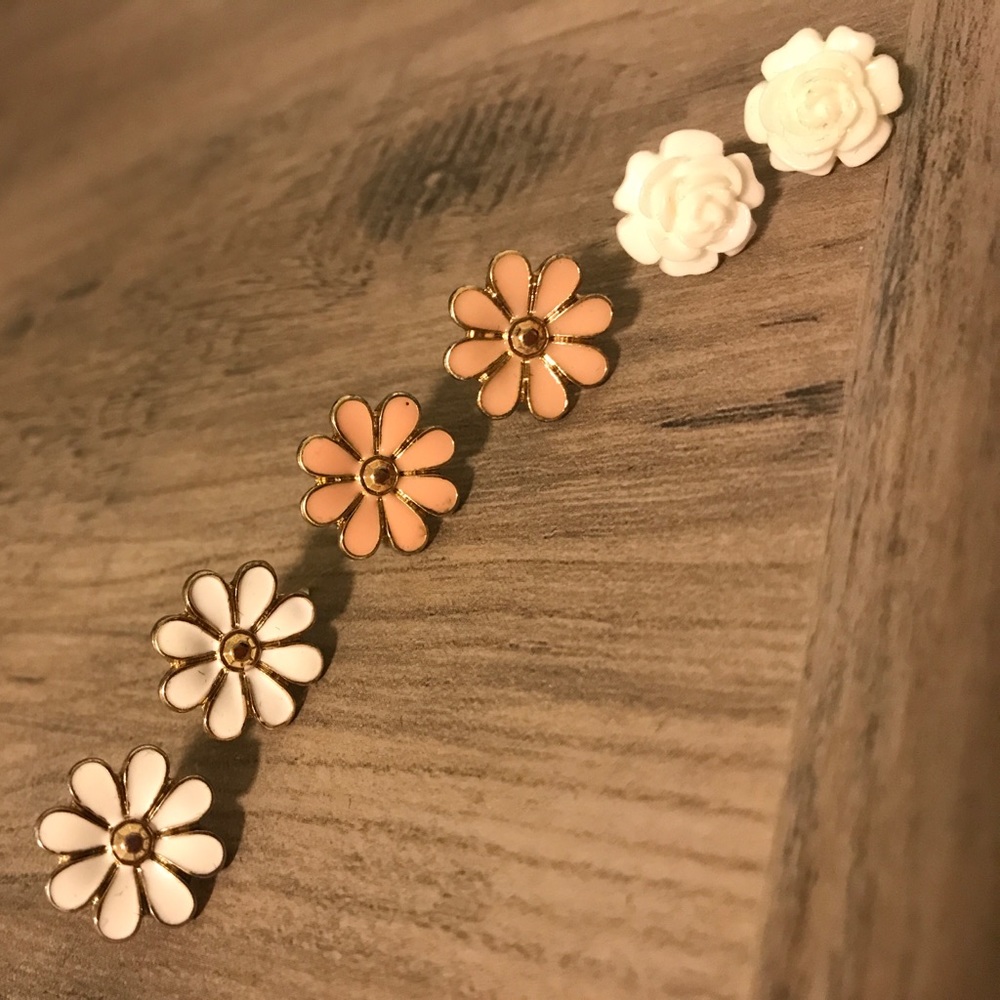 Flower studs