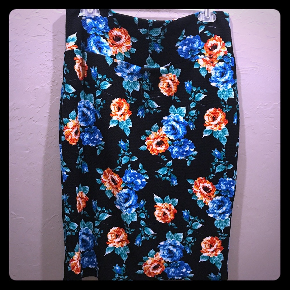 LulaRoe Cassie skirt