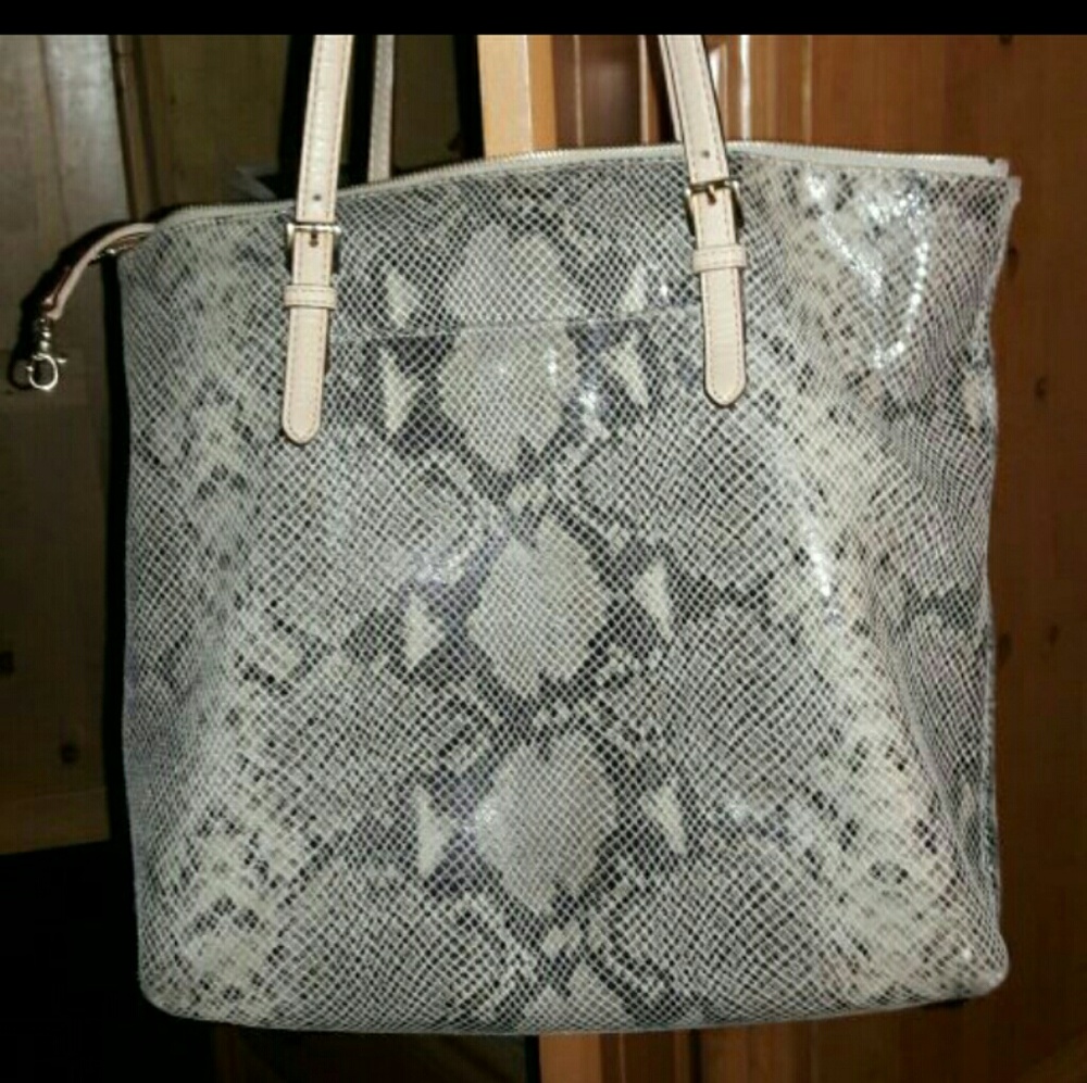 Michael kors tote