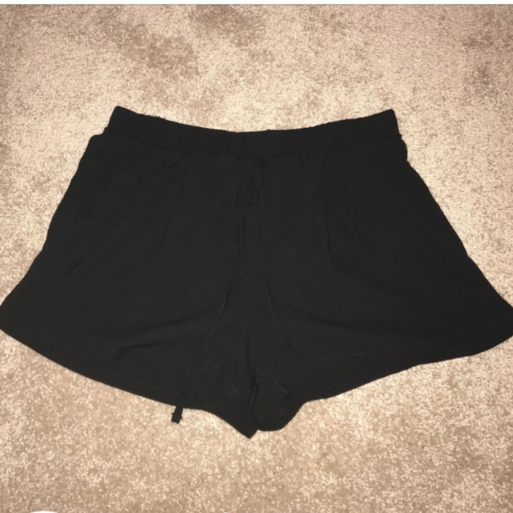 Forever 21 NWOT flowy shorts