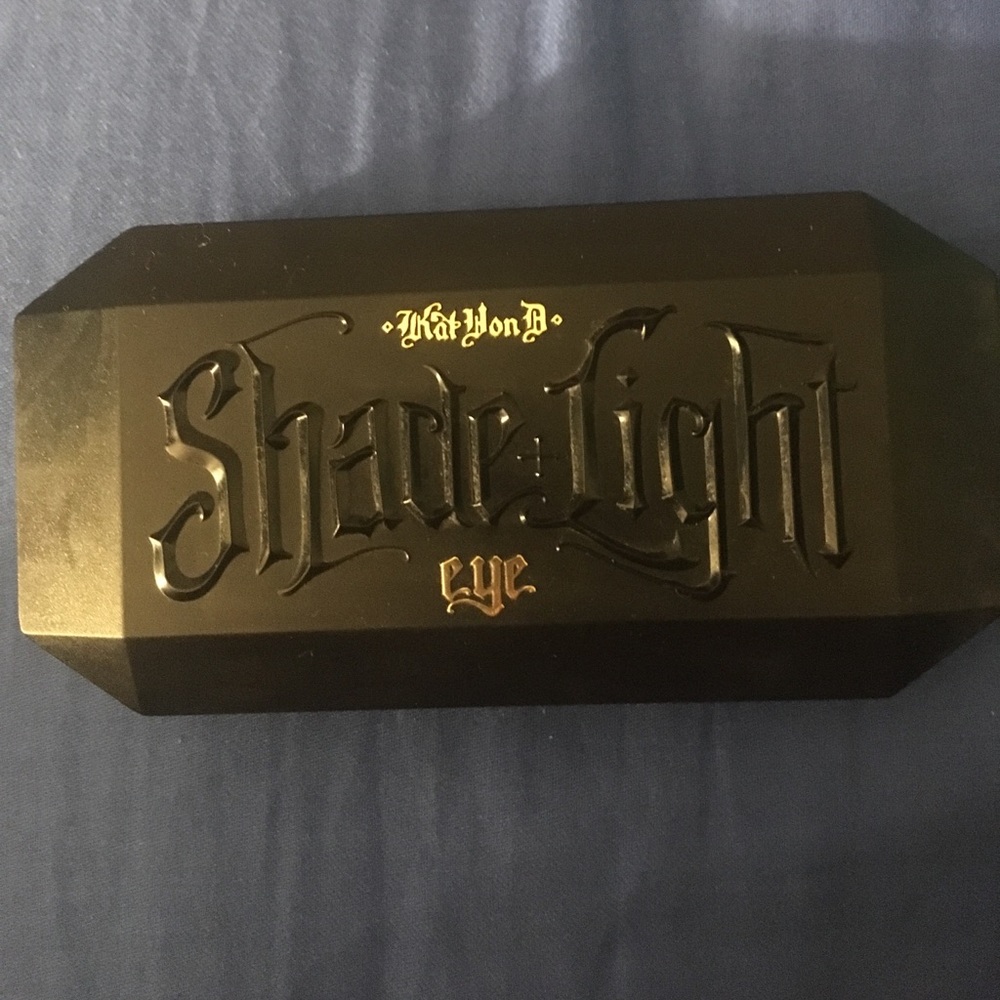 Eyeshadow palette