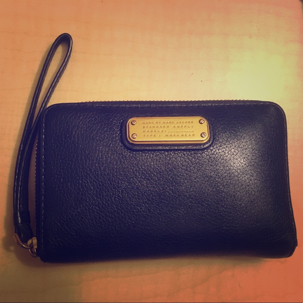 Marc Jacobs wristlet wallet
