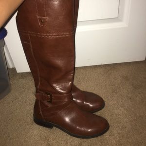 Brown boots