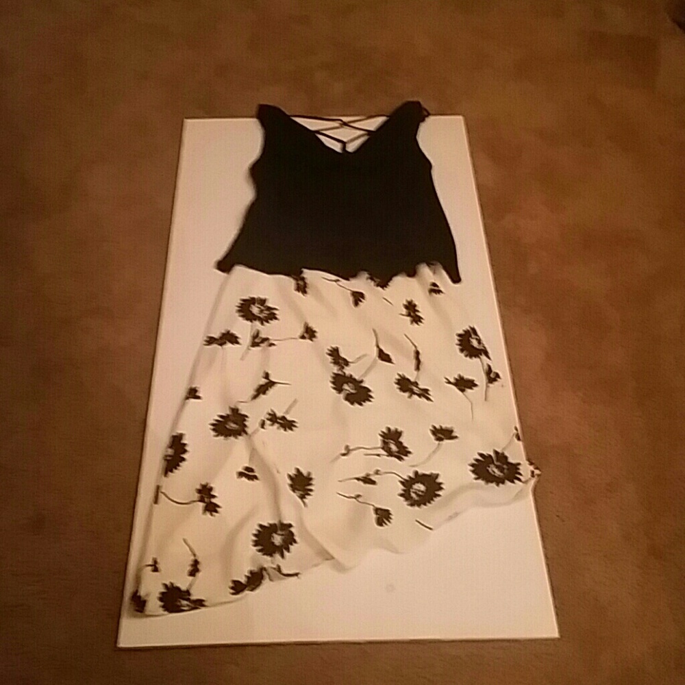S.L. Fashions Black and white skirt set