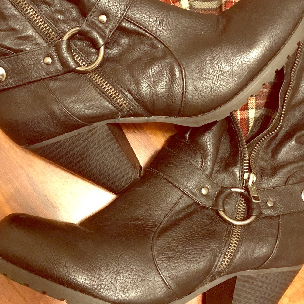 High heel black boot, Size 9.5