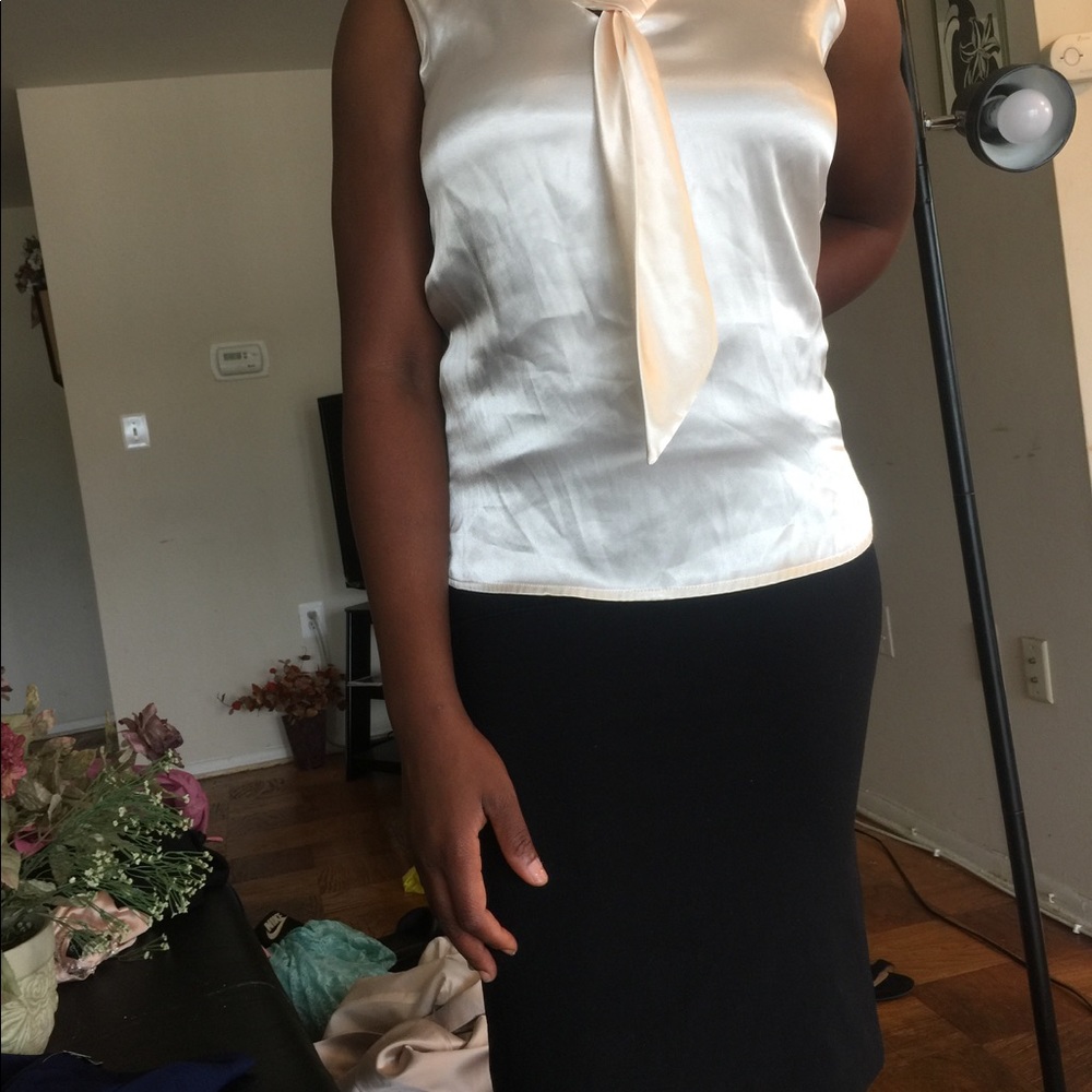 Nice blouse - Picture 2 of 3