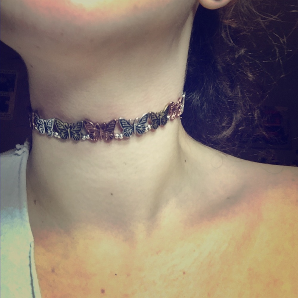 Butterfly choker