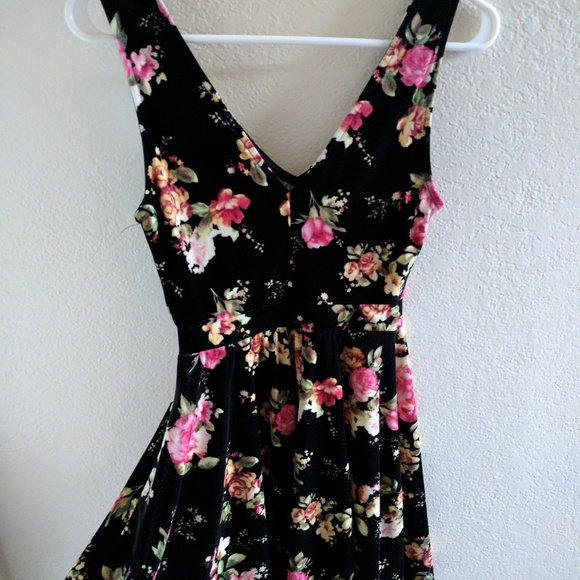 Velvet floral dress - Picture 2 of 3