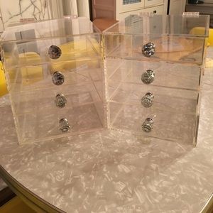 2x 4 drawer acrylic beauty cubes!