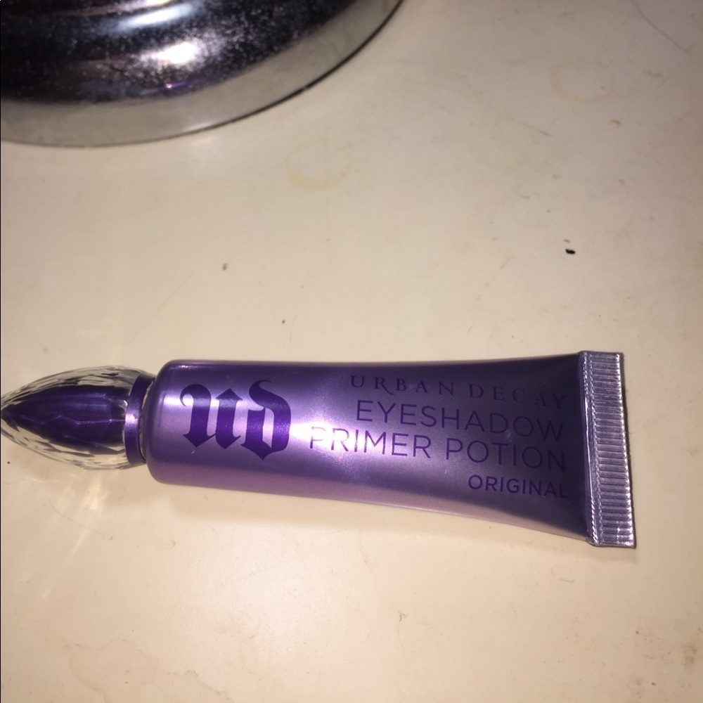 Urban Decay Eyeshadow Primer Potion