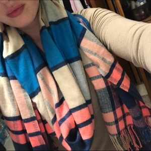 Multicolor scarf