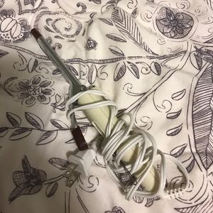 Travel size curling iron