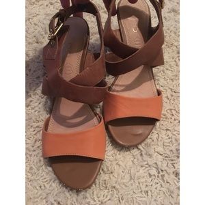 Like new Aldo stacked wedge