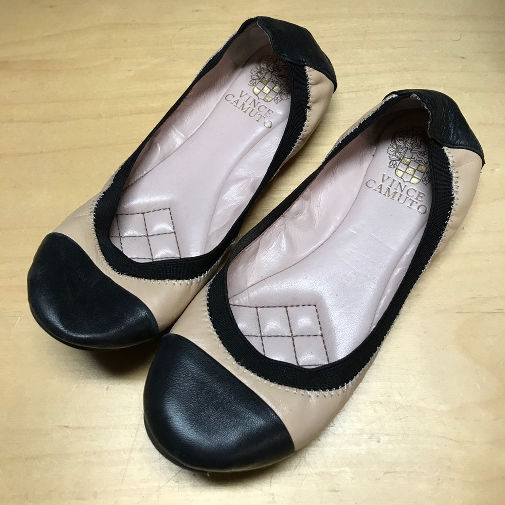 Size 5 Vince Camuto Round toe  flats