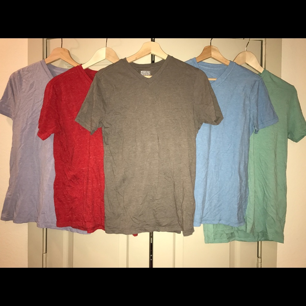 V neck tee's