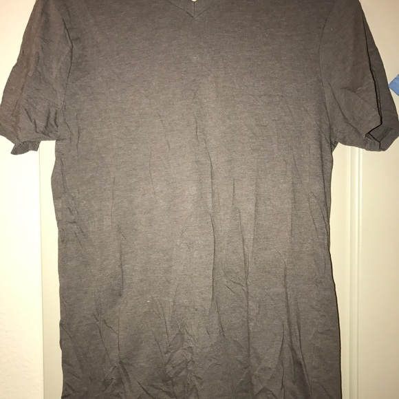 V neck tee's - Picture 4 of 7