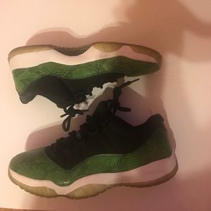 Jordan snakeskin 11 low