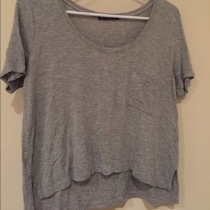 Gray crop high low tee