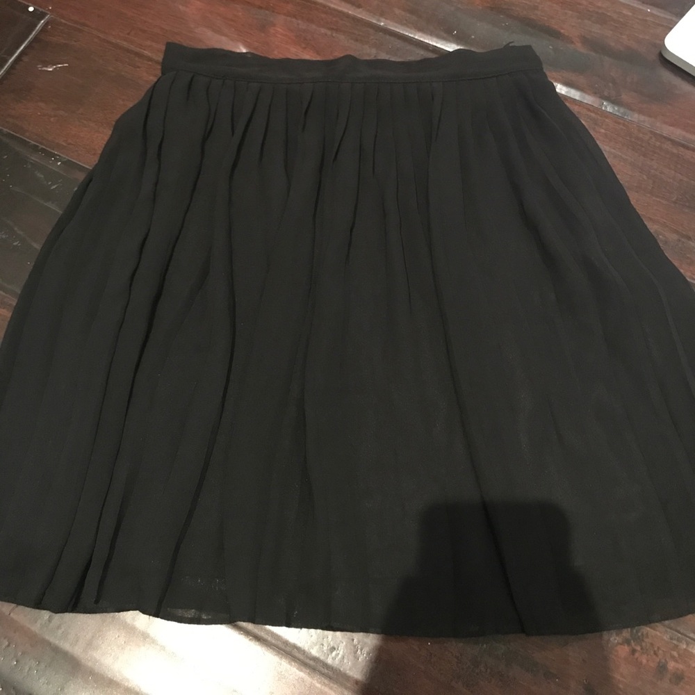 PLEATED MINI SKIRT