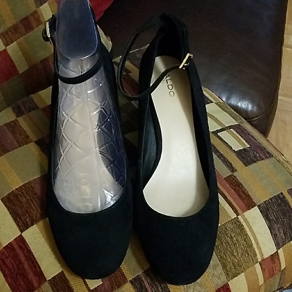 Shoes - Picture 2 of 3