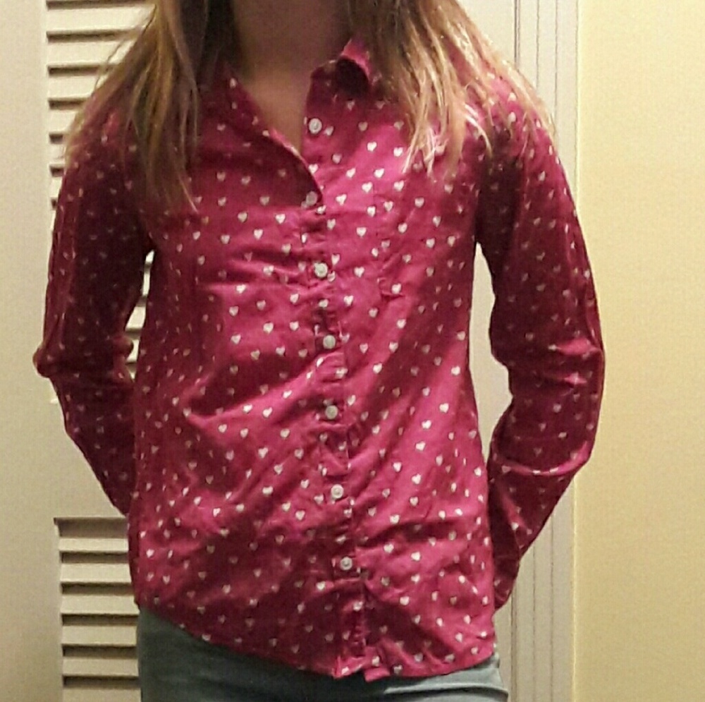Gap Kids Button down pink shirt w hearts 💕