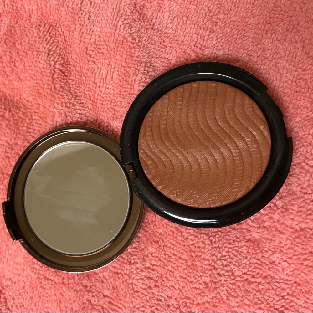 Makeup forever bronzer!